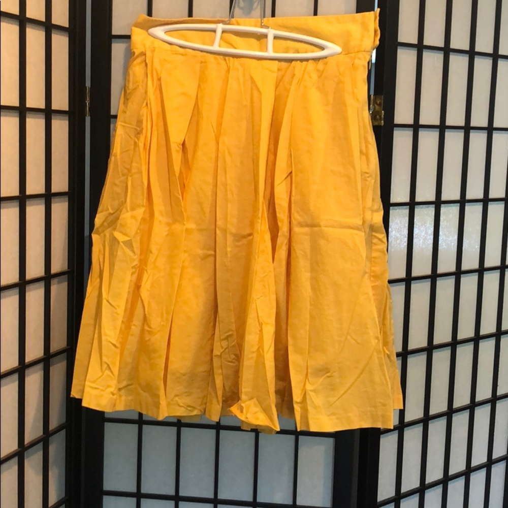 Super cute summer skirt.